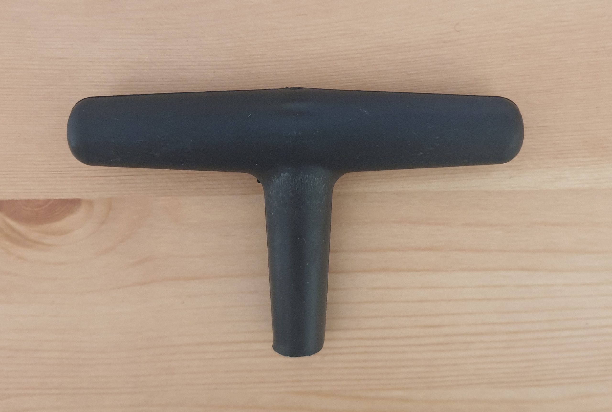 LH-T-Shaped-scaled LYON & HEALY / SALVI T-Shaped Tuning Key Black